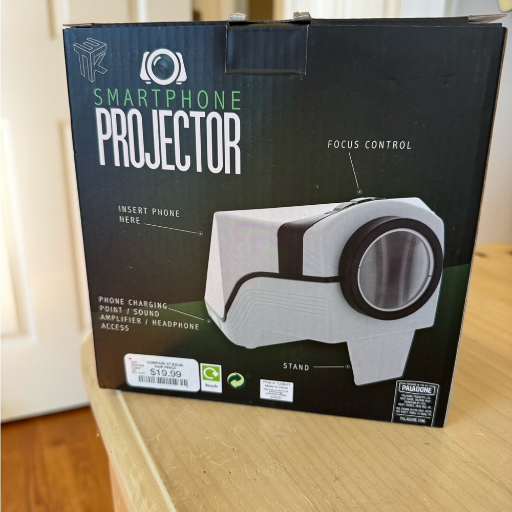 Smartphone Projector - Picture 2 of 4